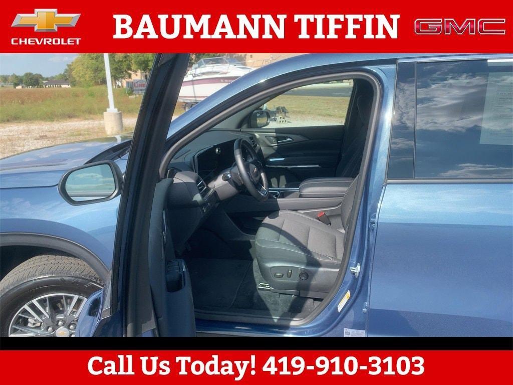 used 2025 Chevrolet Traverse car, priced at $40,998