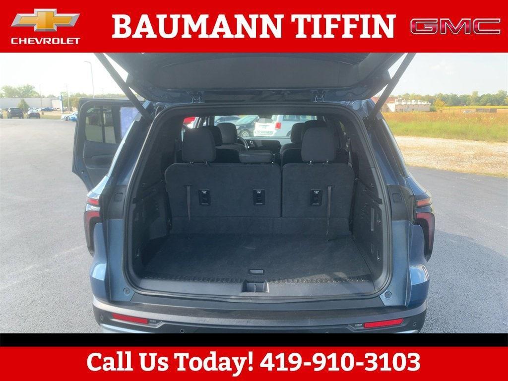 used 2025 Chevrolet Traverse car, priced at $40,998