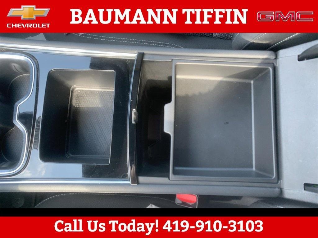 used 2025 Chevrolet Traverse car, priced at $40,998