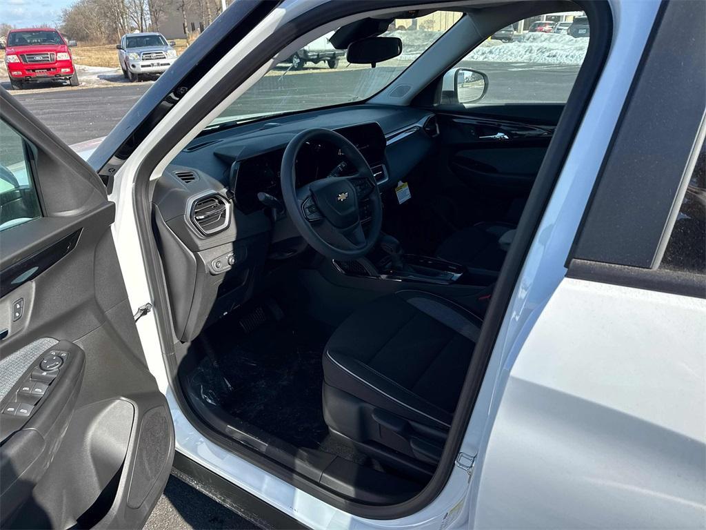 new 2025 Chevrolet TrailBlazer car, priced at $25,700