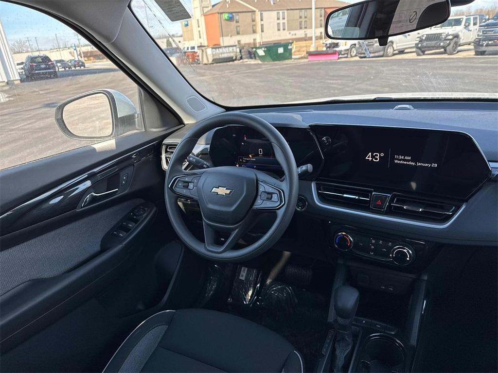 new 2025 Chevrolet TrailBlazer car, priced at $25,700