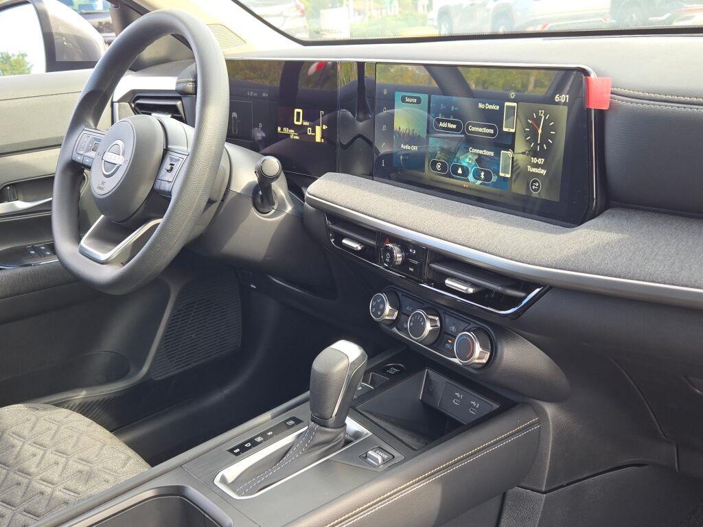 new 2025 Nissan Kicks car, priced at $24,046