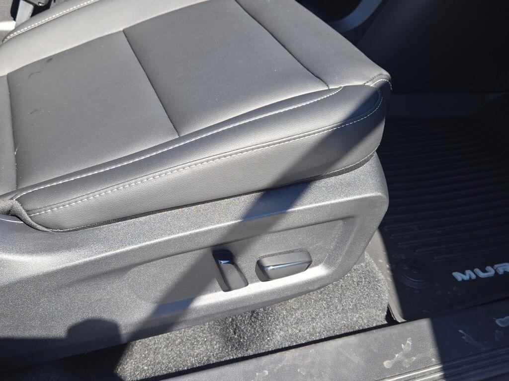 new 2025 Nissan Murano car, priced at $35,997