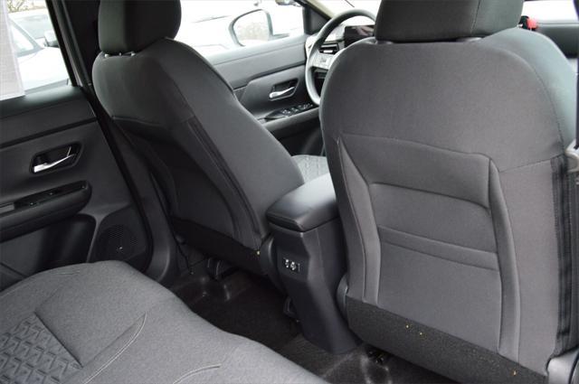 new 2025 Nissan Kicks car, priced at $24,805