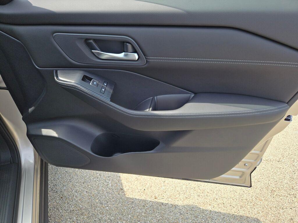 new 2025 Nissan Rogue car, priced at $37,385
