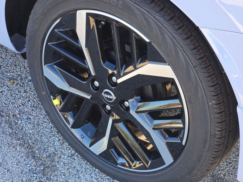 new 2025 Nissan Versa car, priced at $22,444