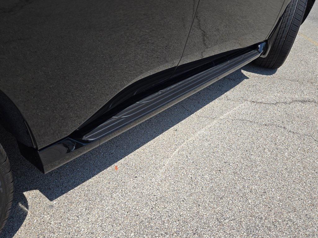 new 2025 Nissan Armada car, priced at $76,195