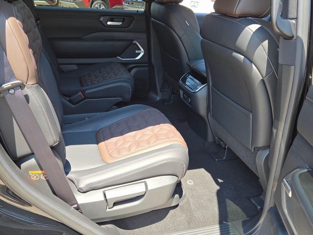 new 2025 Nissan Armada car, priced at $76,195