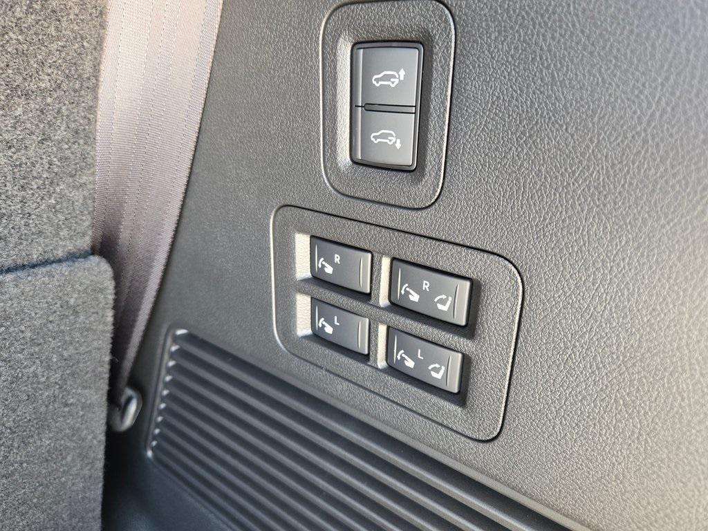 new 2025 Nissan Armada car, priced at $76,195