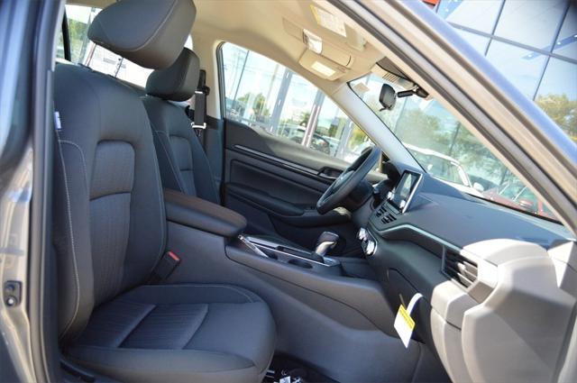 new 2025 Nissan Altima car, priced at $22,555