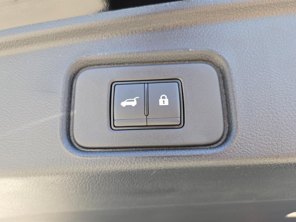 new 2025 Nissan Pathfinder car, priced at $32,995