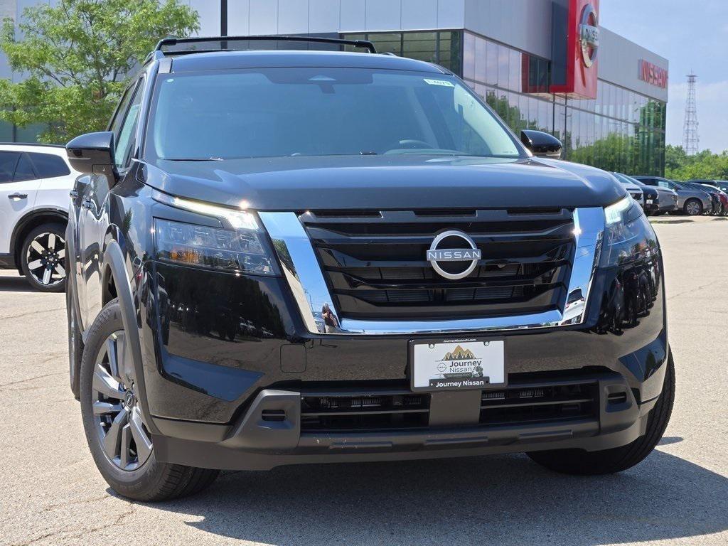 new 2025 Nissan Pathfinder car, priced at $40,580