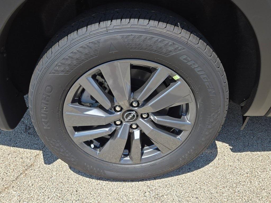 new 2025 Nissan Pathfinder car, priced at $40,580