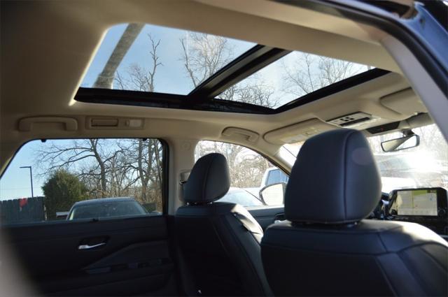 new 2025 Nissan Pathfinder car, priced at $46,005