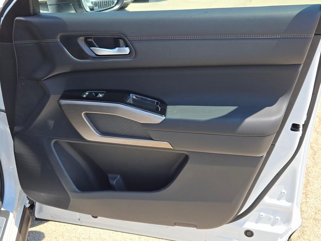 new 2025 Nissan Pathfinder car, priced at $42,800