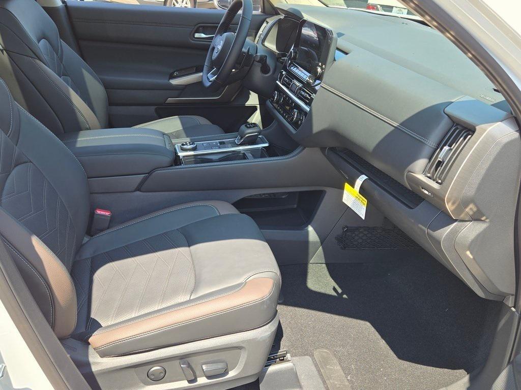 new 2025 Nissan Pathfinder car, priced at $42,800