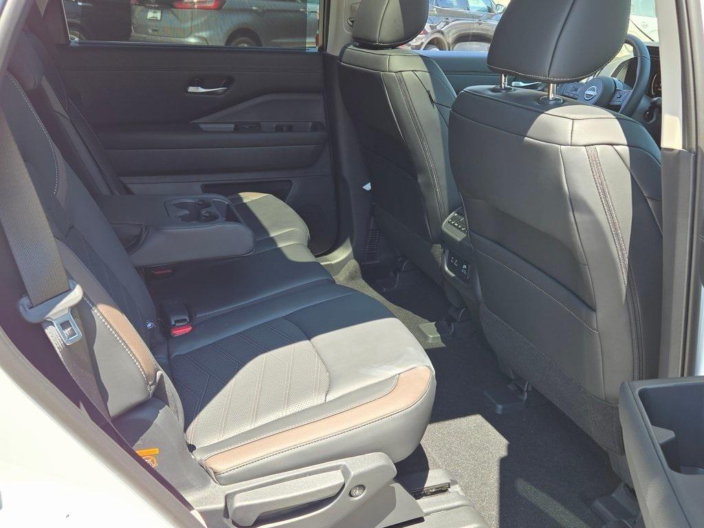 new 2025 Nissan Pathfinder car, priced at $42,800