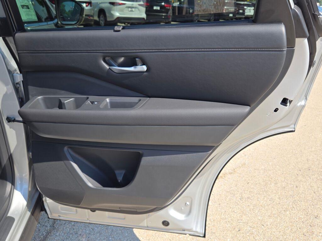 new 2025 Nissan Pathfinder car, priced at $42,815