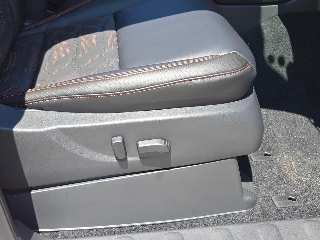 new 2025 Nissan Frontier car, priced at $43,307