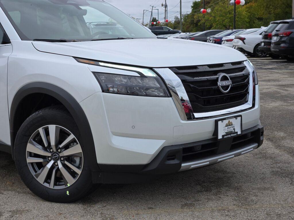 new 2025 Nissan Pathfinder car, priced at $39,536