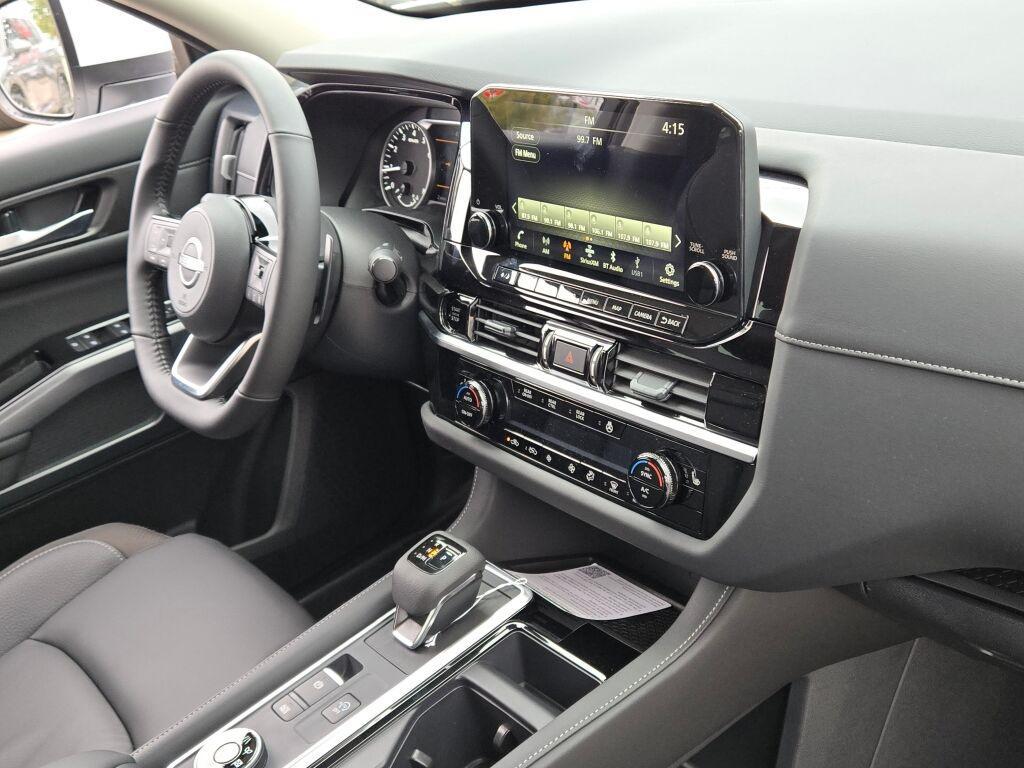 new 2025 Nissan Pathfinder car, priced at $38,382
