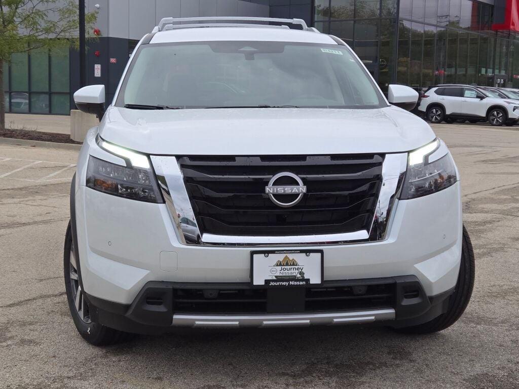 new 2025 Nissan Pathfinder car, priced at $38,382