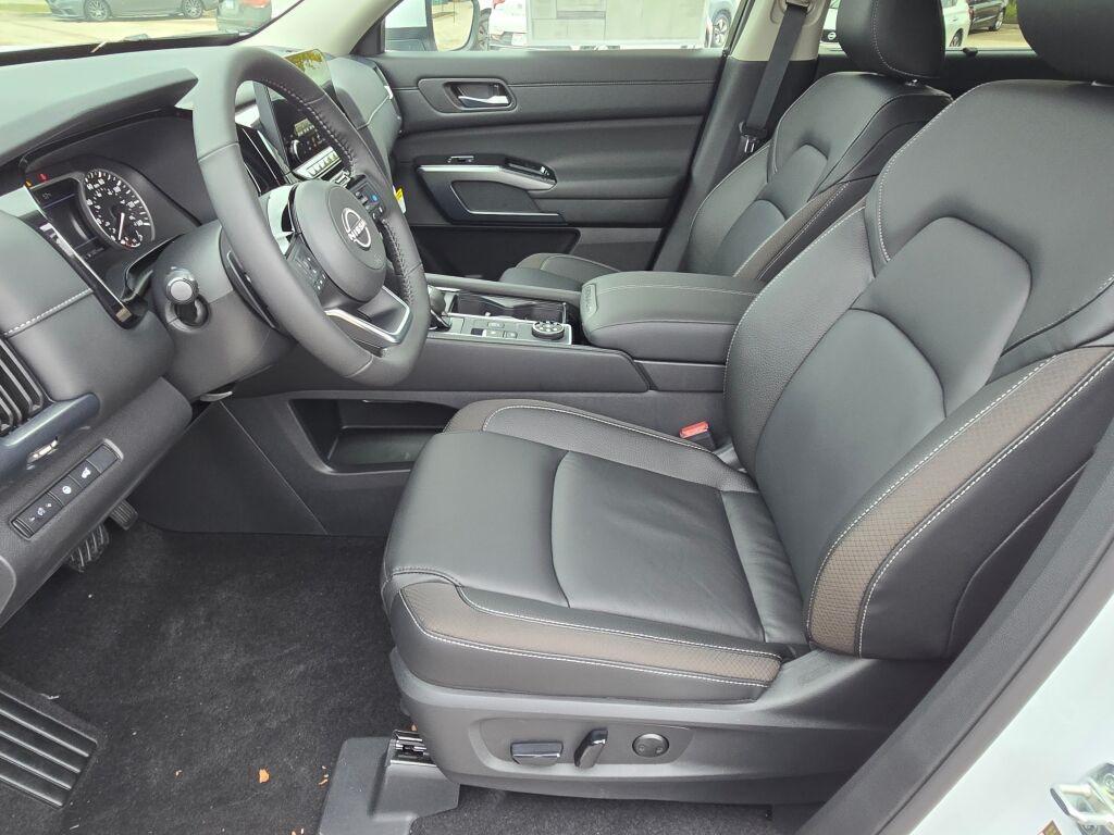 new 2025 Nissan Pathfinder car, priced at $38,382