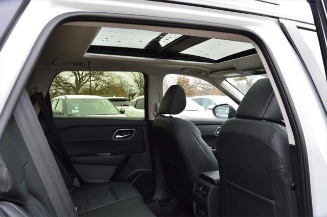 new 2025 Nissan Rogue car, priced at $35,950