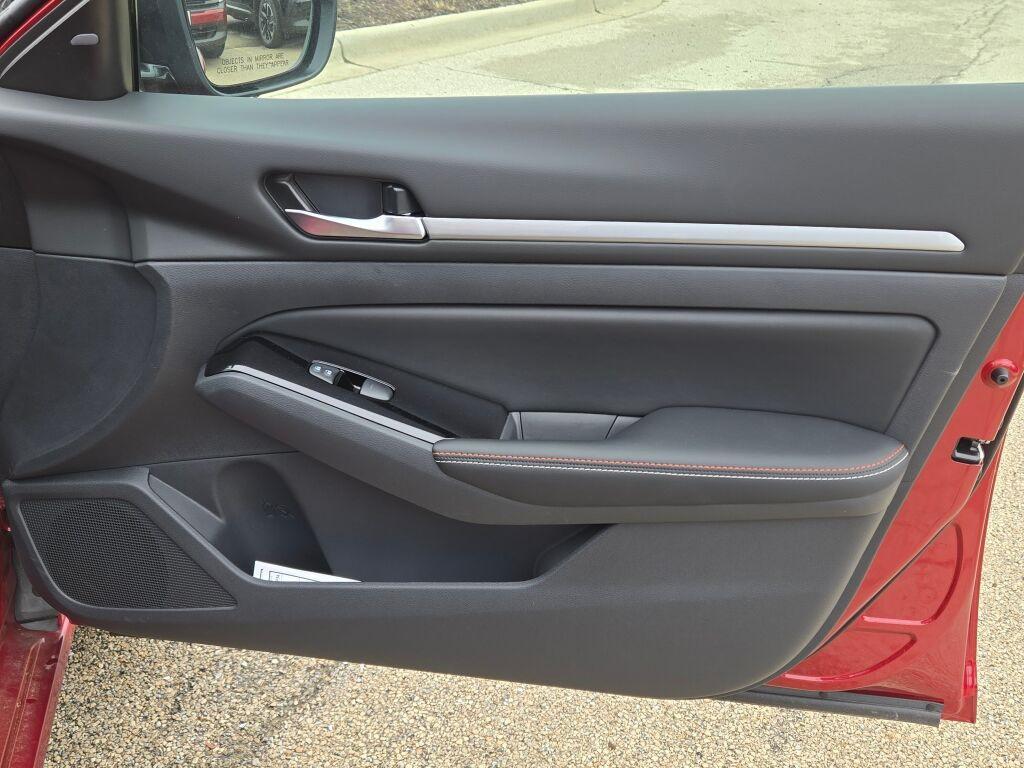 new 2025 Nissan Altima car, priced at $33,521