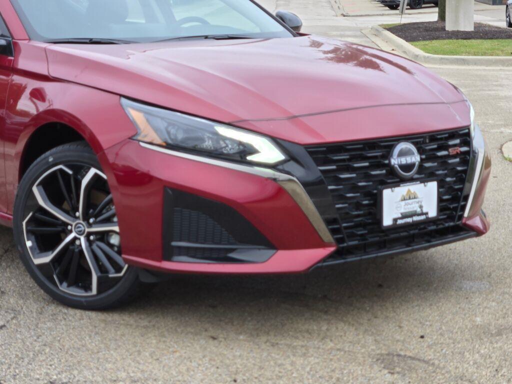new 2025 Nissan Altima car, priced at $33,521