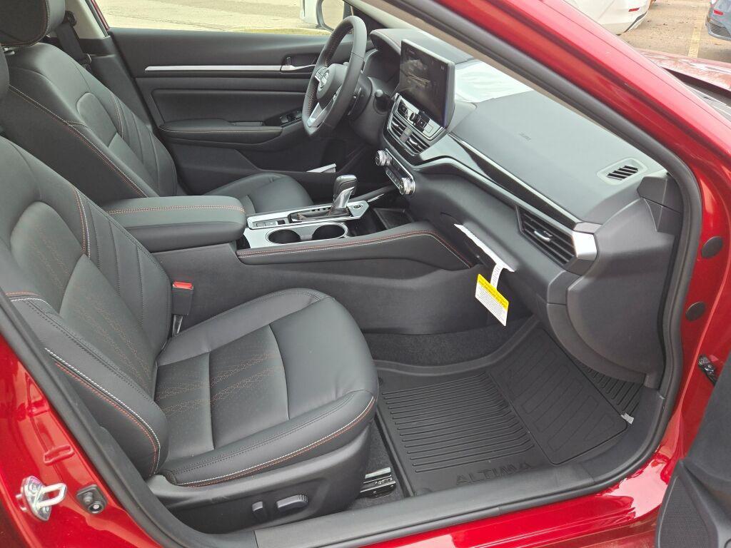 new 2025 Nissan Altima car, priced at $33,521