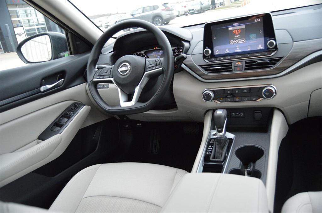 new 2025 Nissan Altima car, priced at $25,700