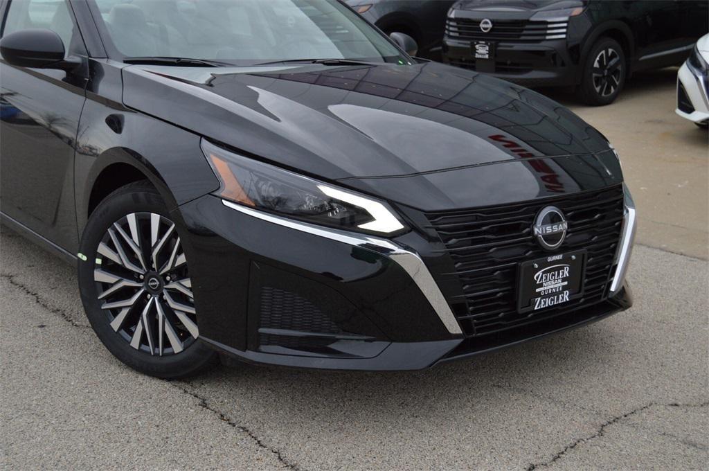 new 2025 Nissan Altima car, priced at $25,700