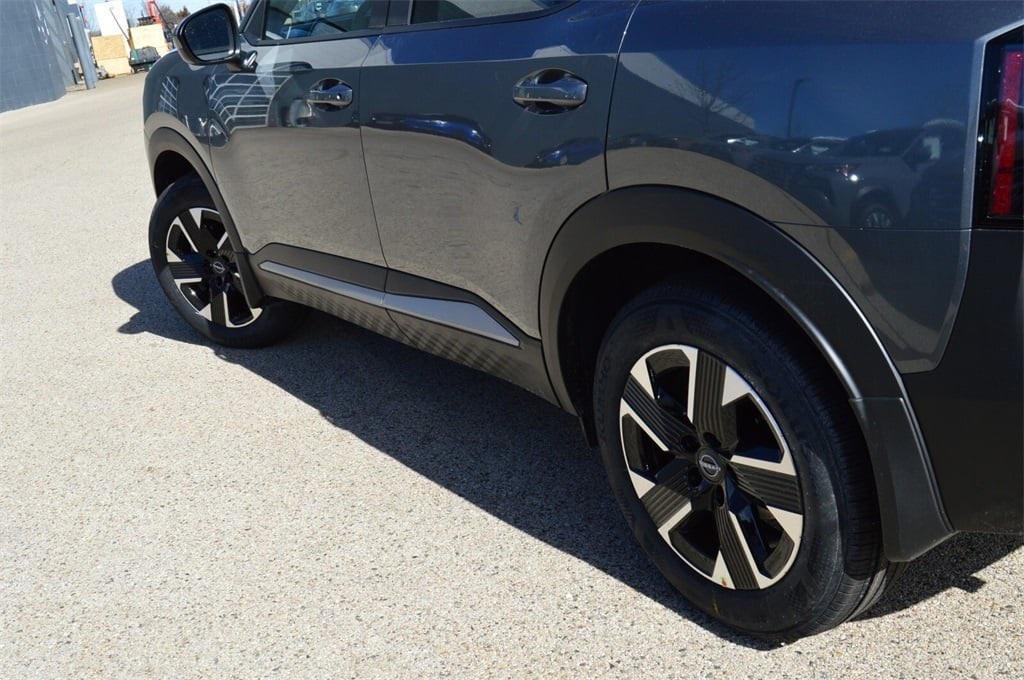 new 2025 Nissan Kicks car, priced at $24,124