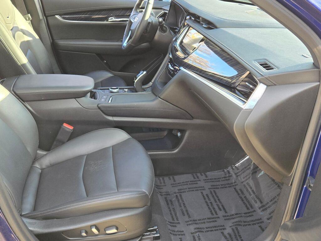 used 2025 Cadillac XT6 car, priced at $44,497