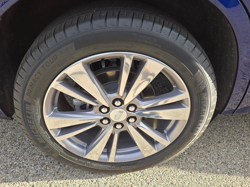 used 2025 Cadillac XT6 car, priced at $44,497