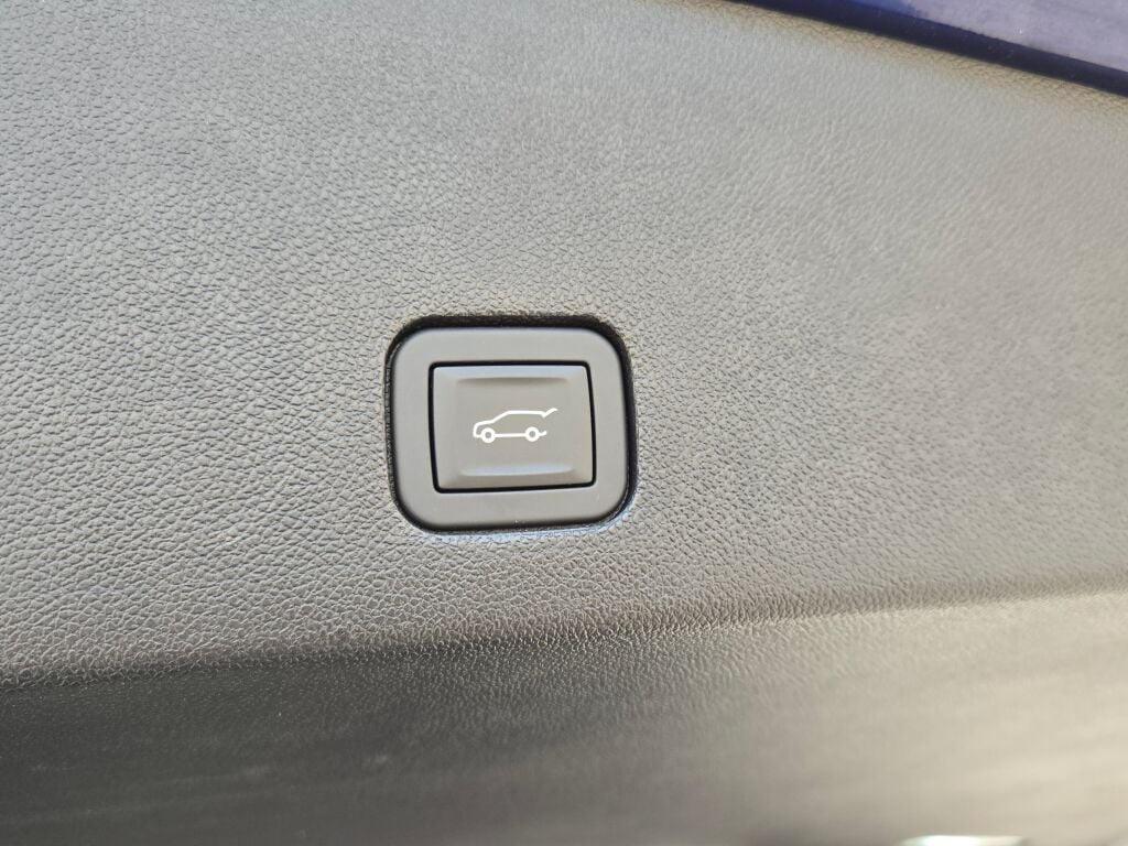 used 2025 Cadillac XT6 car, priced at $44,497