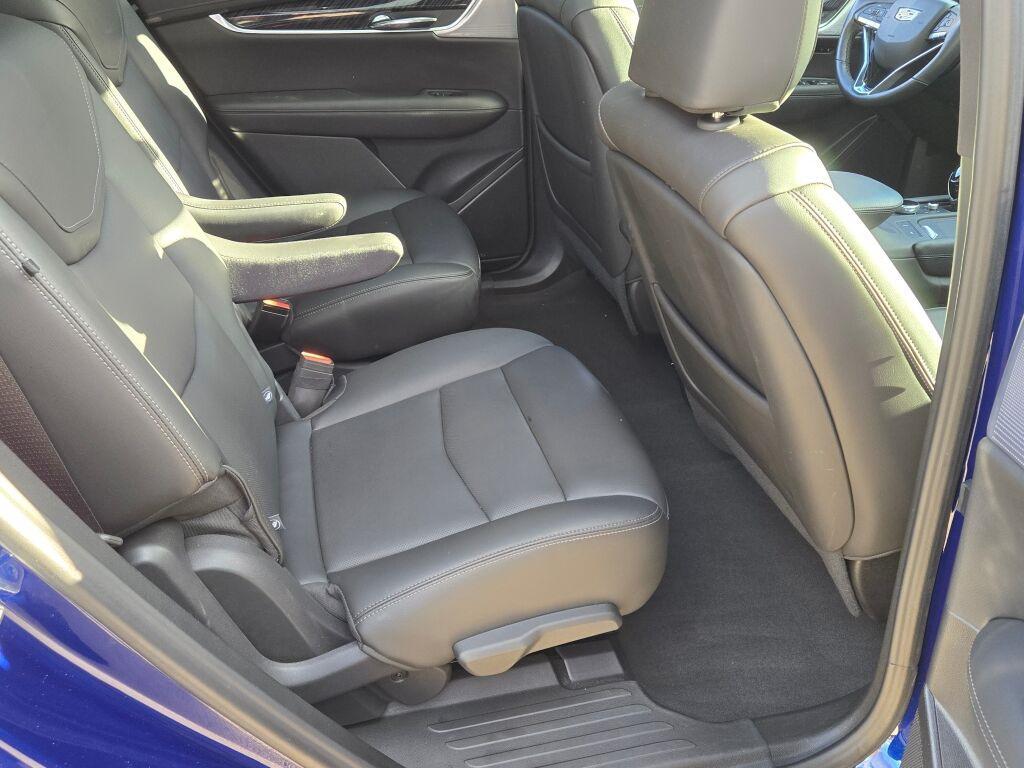 used 2025 Cadillac XT6 car, priced at $44,497