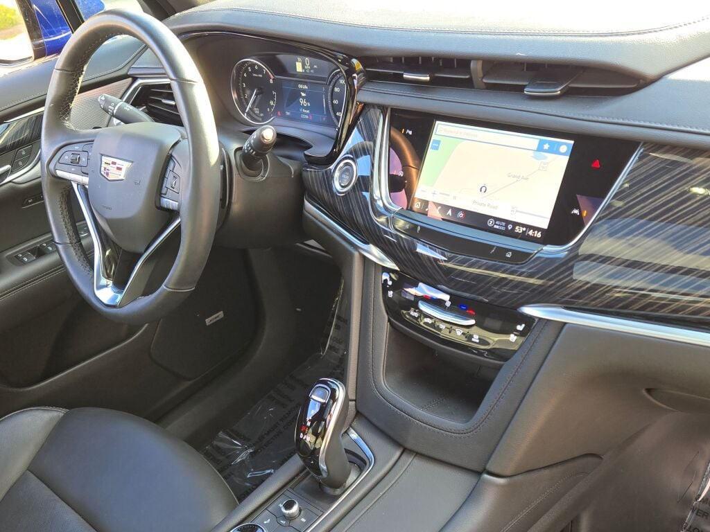 used 2025 Cadillac XT6 car, priced at $44,497