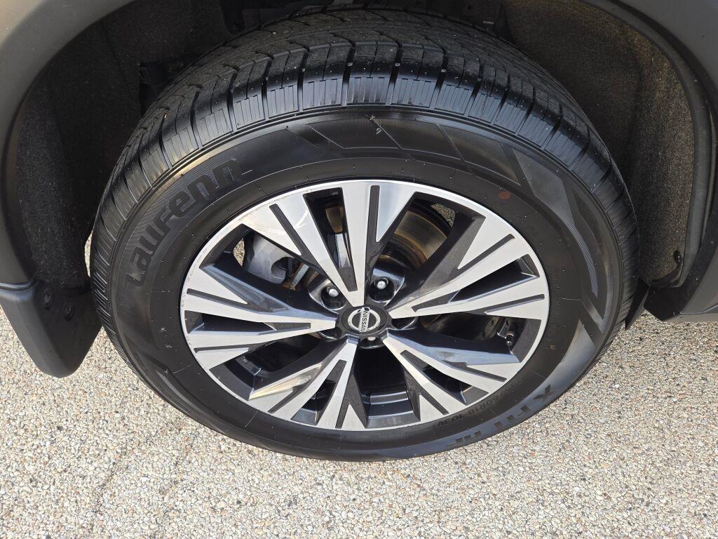 used 2021 Nissan Rogue car, priced at $21,989