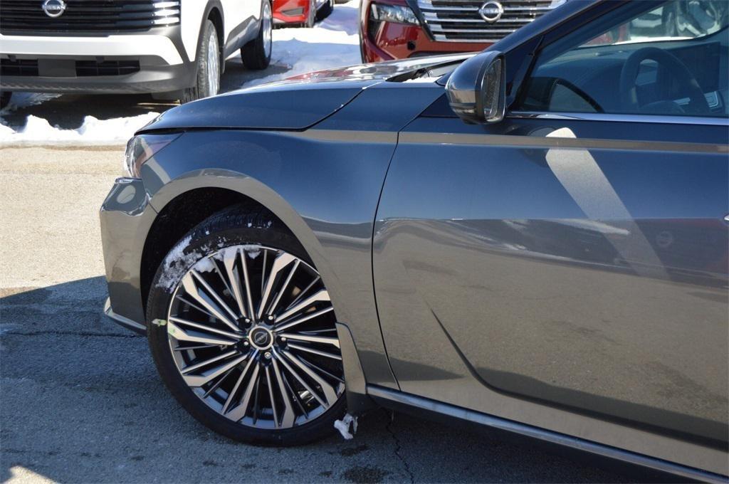 new 2025 Nissan Altima car, priced at $33,369