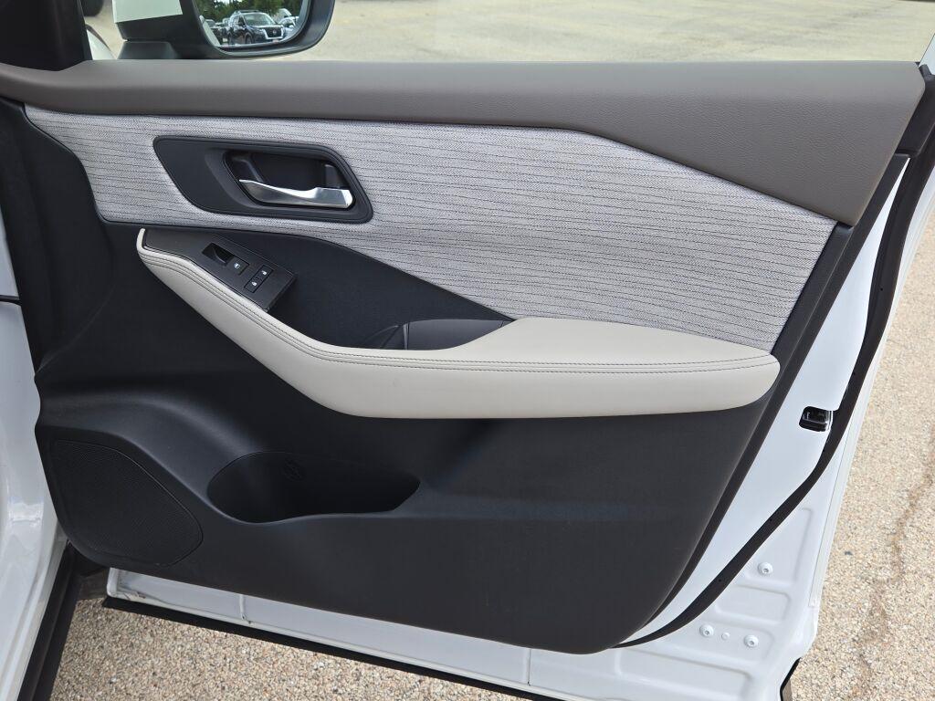 used 2023 Nissan Rogue car, priced at $23,787