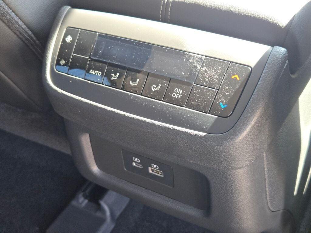 new 2025 Nissan Pathfinder car, priced at $42,526