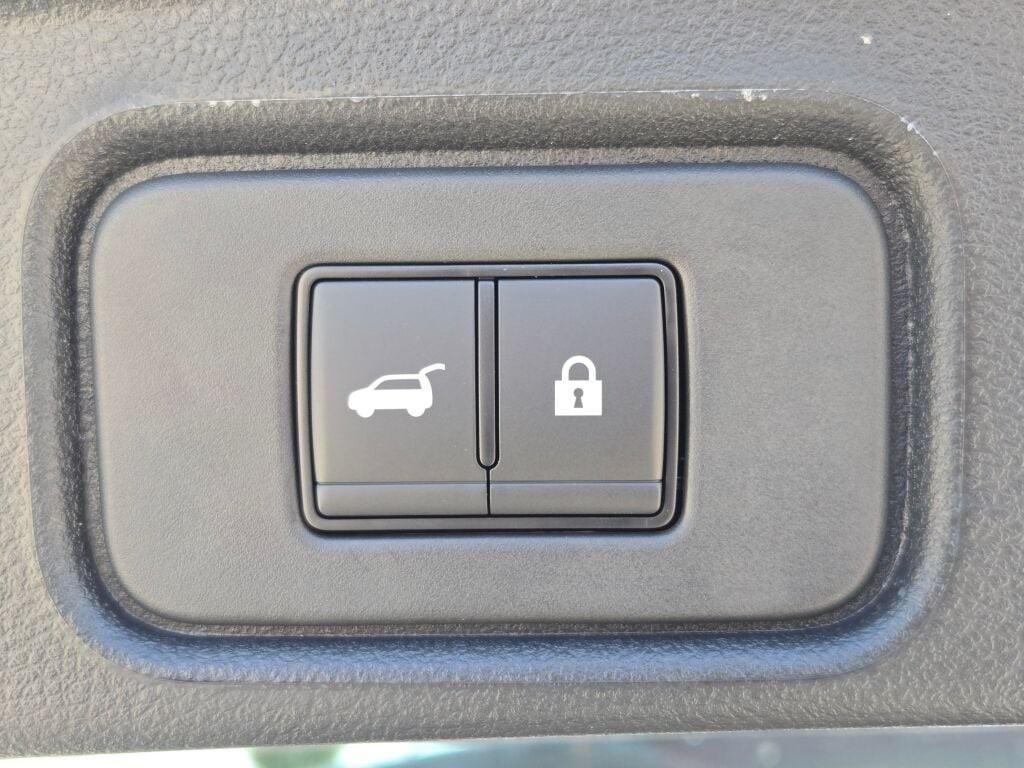 new 2025 Nissan Pathfinder car, priced at $42,526