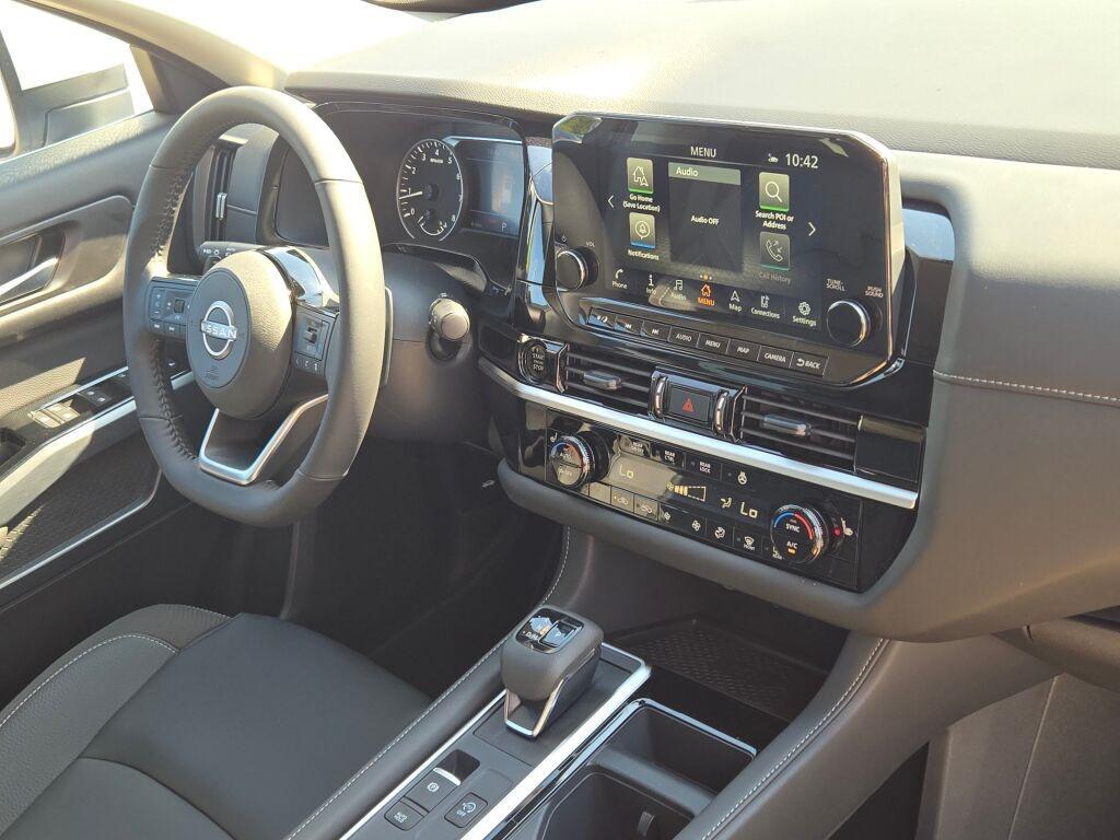 new 2025 Nissan Pathfinder car, priced at $38,372
