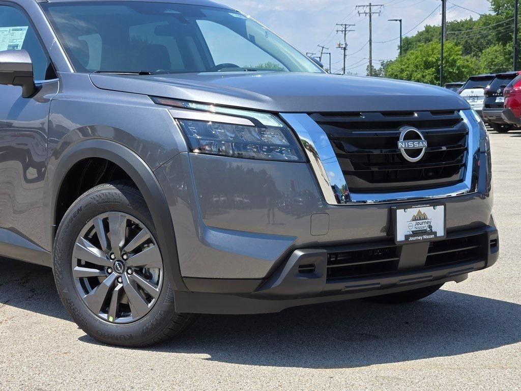 new 2025 Nissan Pathfinder car, priced at $33,992