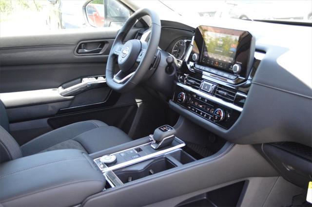new 2025 Nissan Pathfinder car, priced at $40,380