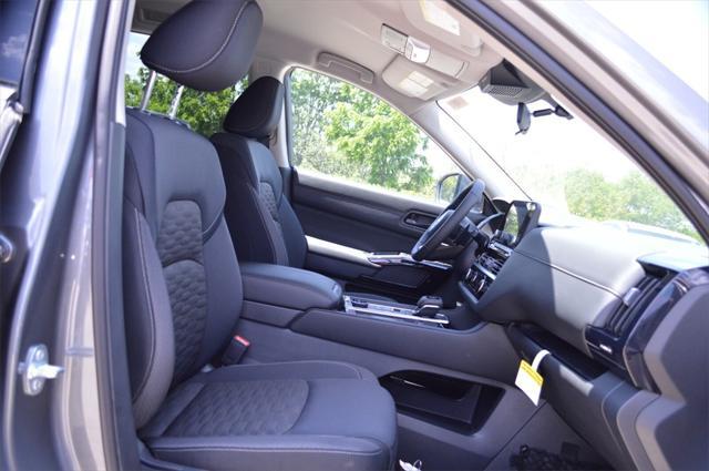 new 2025 Nissan Pathfinder car, priced at $40,380