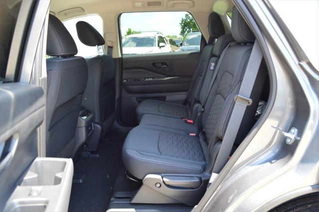 new 2025 Nissan Pathfinder car, priced at $40,380