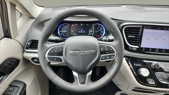 used 2023 Chrysler Pacifica Hybrid car, priced at $25,991